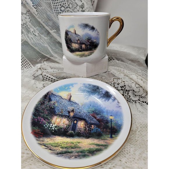 Thomas Kinkade Moonlight Cottage Tea Cup and Sauce - Picture 6 of 7